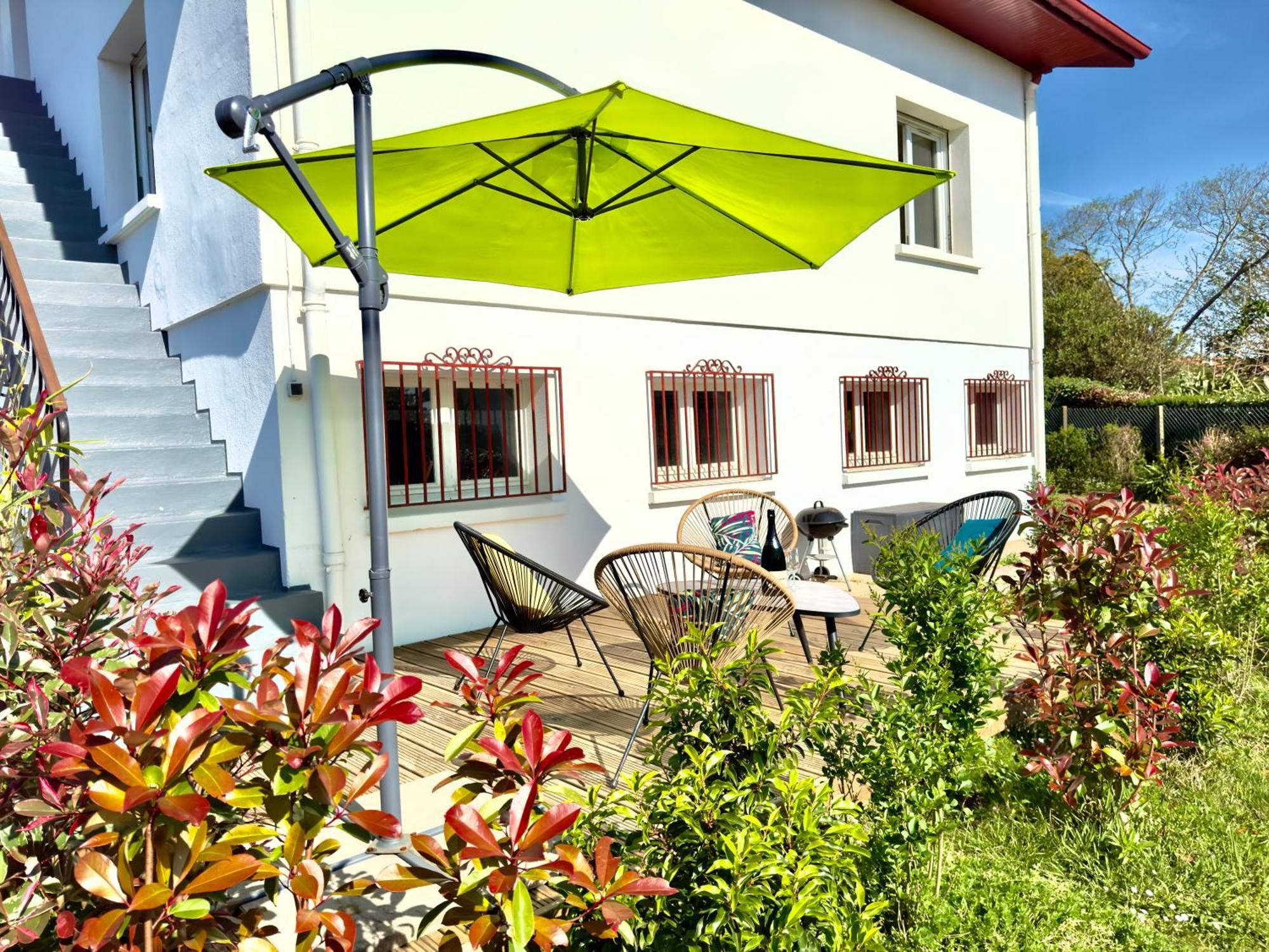 Maison Des Chenes 64 - Independant Apartment With Terrasse Буко Экстерьер фото